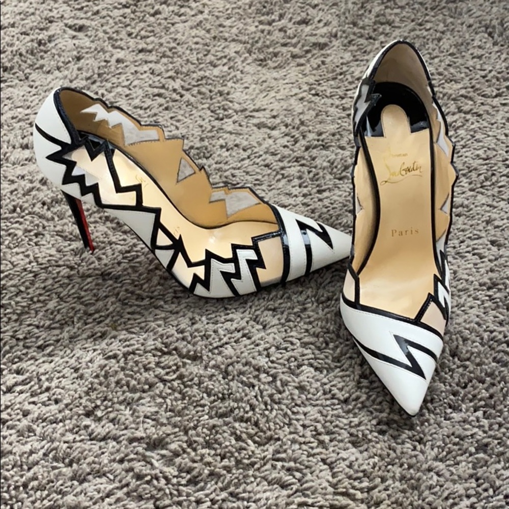 COPY - Pigalle Follies Pointed Toe Pump
